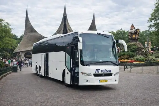 Touringcar van RT Reizen bij Efteling.